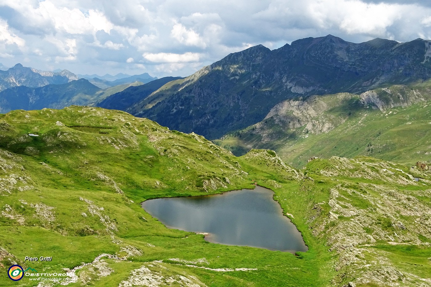 50 Vista sul Laghi del Poris e verso Masoni e Venina.JPG